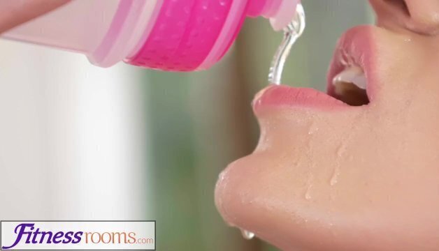 Fitness Rooms hungry blonde Russian MILF deepthroats instructor