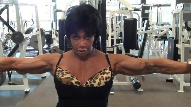 Peck Flys Workout With IFBB Latia Riviero