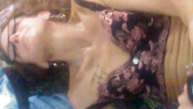 Boss bought me a escort for a birthday bonus she got a facial from me 