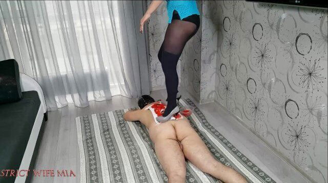 Drawing by high heels on slave's back and trampling by Strict Wife Mia