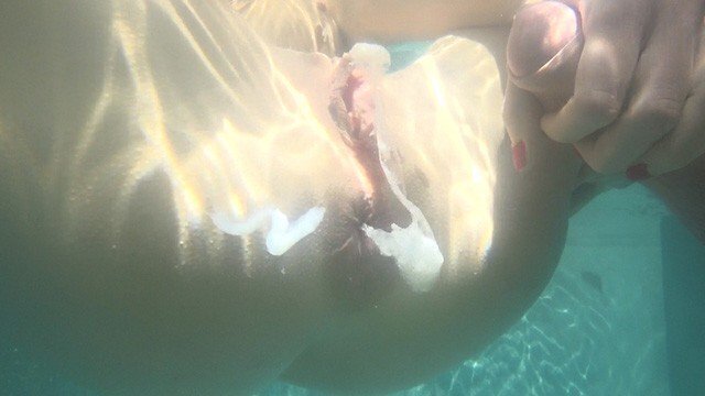 Underwater mouth pool creampie. Bandini.