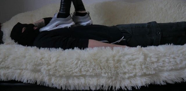 Trampling Air Max 97