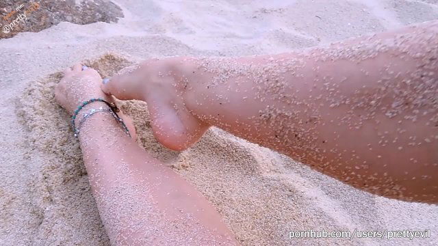 Public Footjob Beach. Long toes amazing feet body!