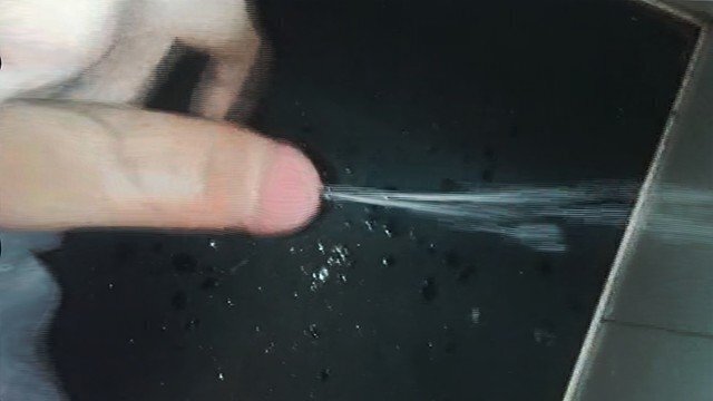 PUBLIC HANDJOB HUGE CUMSHOT SELF BLOWJOB