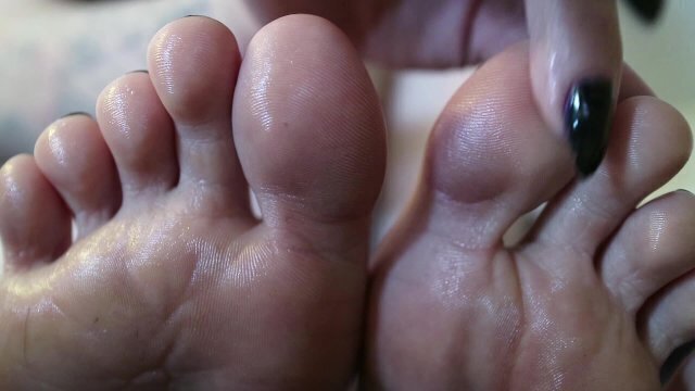 Sweaty Hiking Wrinkly Soles- Closeups