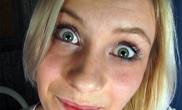 Blue teen blonde hottie knees sucking before getting