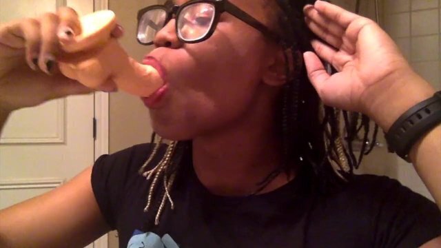 Tranny sucks inch dildo