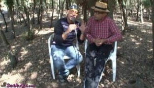 baise dans bois yeux