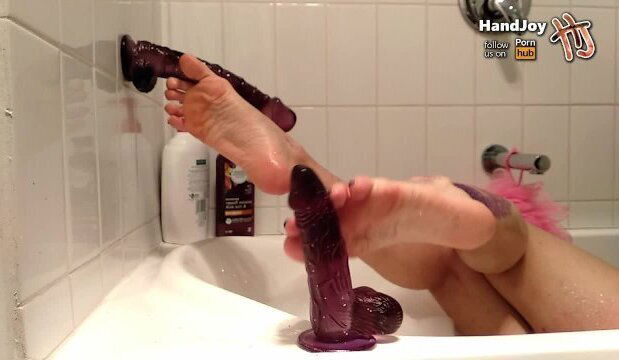 HandJoy Goddess Hira, Footjob dildos same time bathtub
