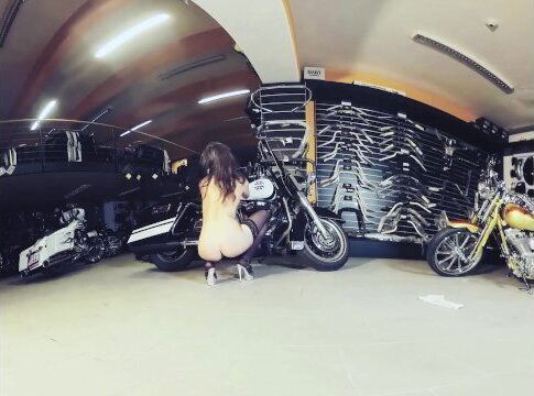 Niki Sweet Bikes Babes Sexy clips 3DVR180