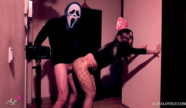 Секс Горячей Любительской Пары Перед Зекралом Хеллоуин