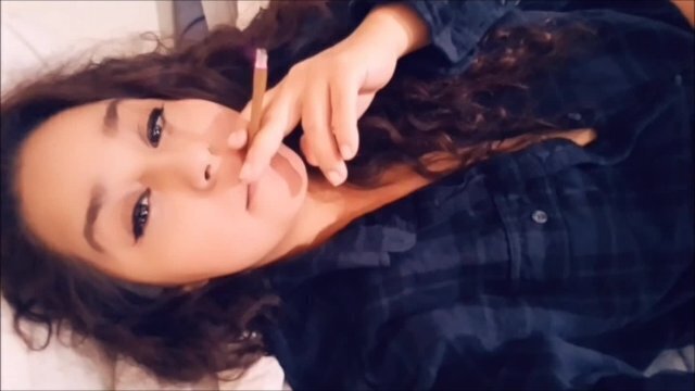 OMG! SHE'S CREAMY SEXY!! DAMN!