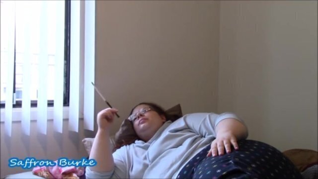 Smoking Virginia Slim Cigarette Holder