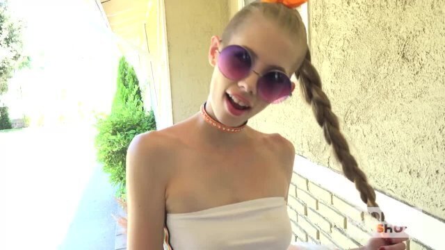 Skinny babe meets online