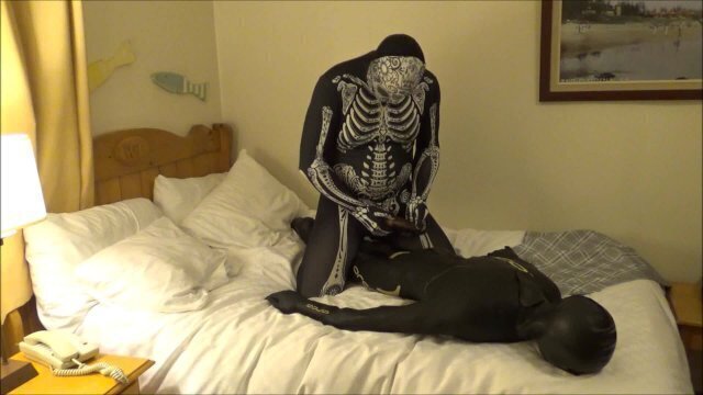 dawn skeleton fucks orca dummy