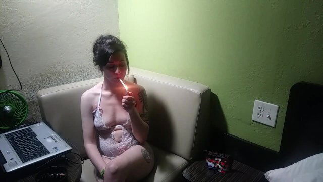 Smoking Jewels, Cork Closeup