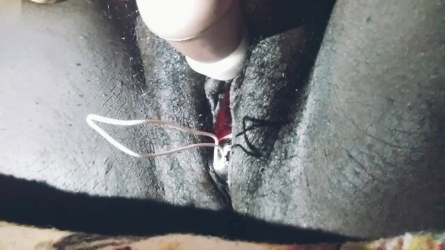 Pussy contracting orgasm squirting pussy plug