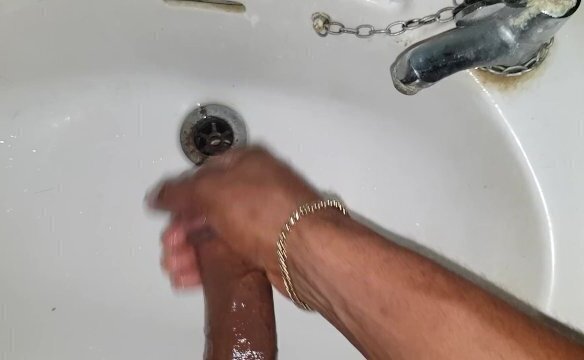 CAME SINK (milking long nice sink.)