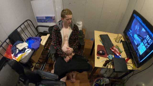 Str8 Redneck Caught Watching Porn [please join fanclub]