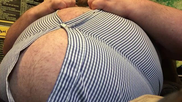 button struggle clip