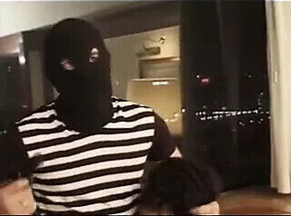 Intruder (low sound)