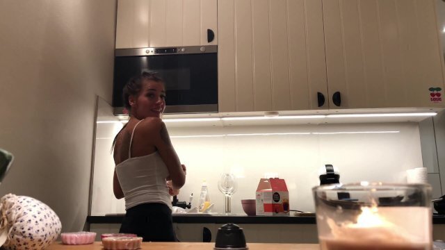 Perfect Pokies Kitchen Cam, Braless Sylvia Amazing Nipples