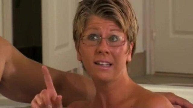 MILF Trinda Fucks In The Pool