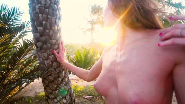 PUBLIC WITH CUMSHOT! AMATEUR COUPLE