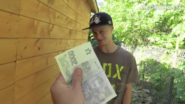 Bigstr with camera fucks strangers party