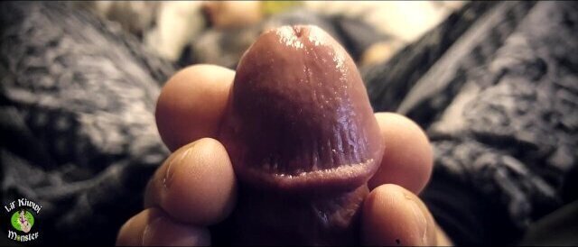 Footjob from Kiwwi on the couch! *FULL Version on ModelHub!*