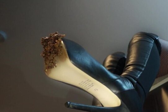 Feeding my pet slave from the bottom of my boots