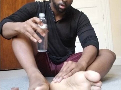 Barefoot oiled soles