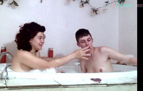 My smokey bath with Ingrid Mouth