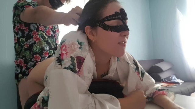 je joue a du nutaku et il me baise ma petite chatte serrée