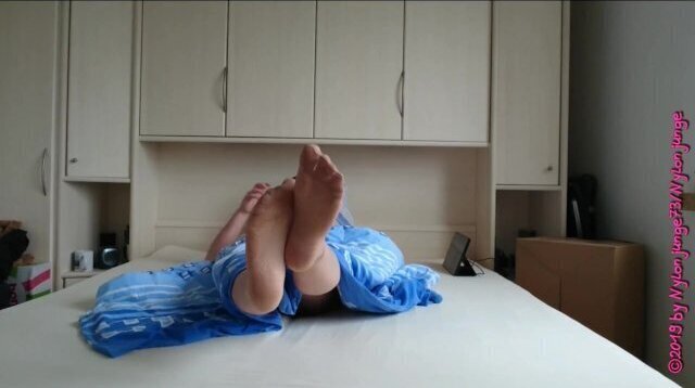 Füße Strumpfhose Maske Bett