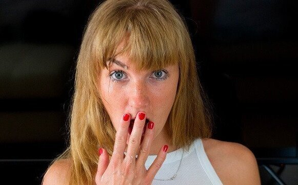 Amateur Couple. licks pussy, fuck doggystyle, hair face