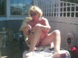 Goldenpussy Out door shaving