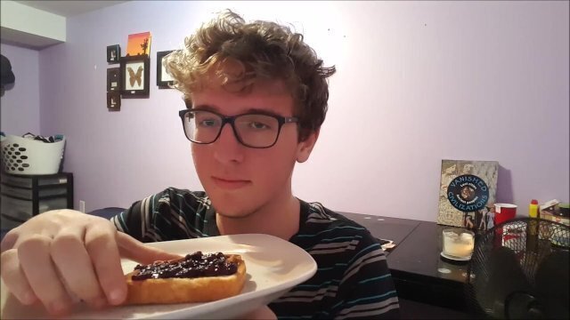 ASMR BLUEBERRY TOAST WITH WHOLESOME ENDING.