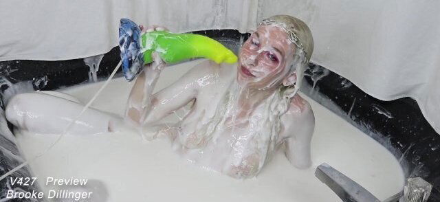 FREE PREVIEW v427 Queen Bath Bukkake Gangbang