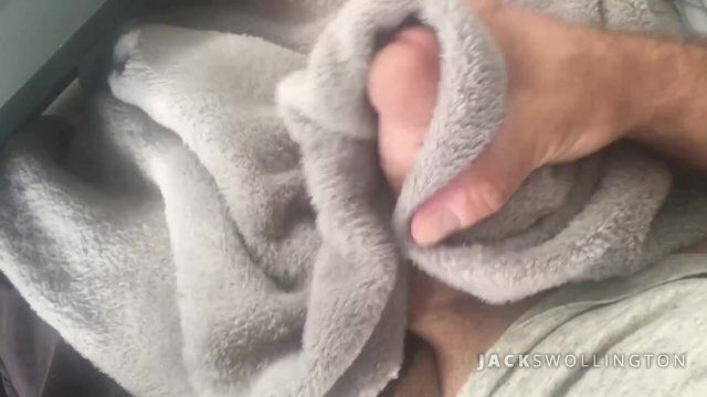 DAILY JERK OFF: Rubs Cums Into Blanket