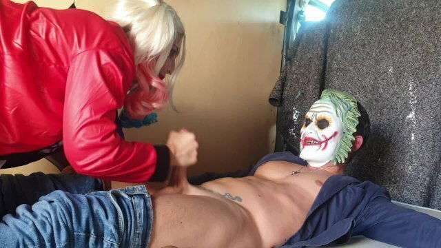 Candycherry7 Harley Quinn makes footjob Joker