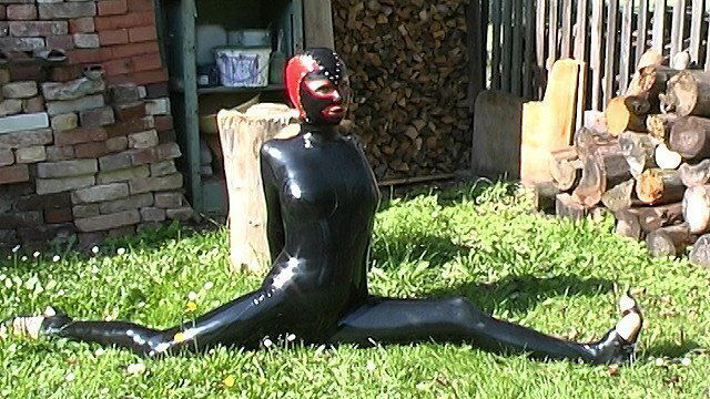flexi latex teen stretching outdoor