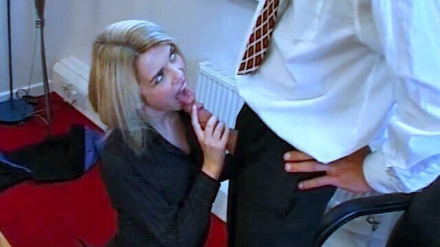 Sucking boss before assfucks delivers facial