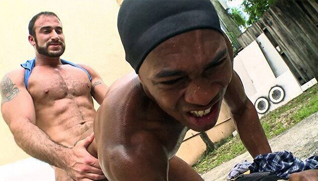 THUG HUNTER - Black Thug Sean Xavier Lawrence vs. White Bear Spencer Reed