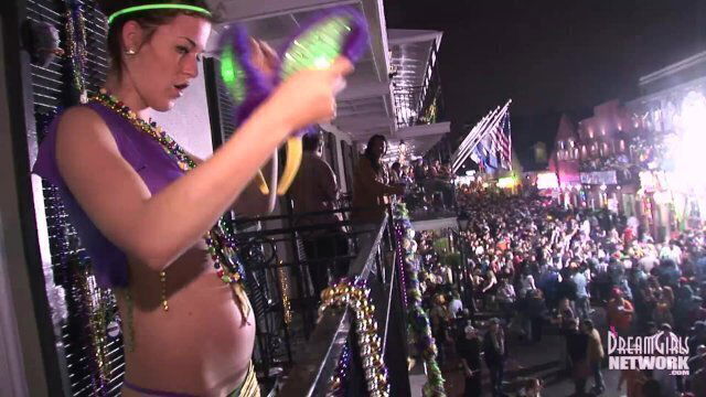 Party Girl Flashes Gets Girls Flash