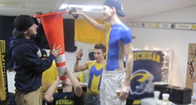 GAYWIRE Michigan College Boys Know Party!