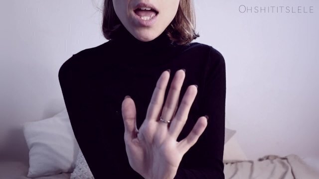 plage. LeleO wet, ready suck some cream. Countdown