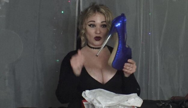 Unboxing Video 13-10-2019 Stripper heels, costumes Nipple slips
