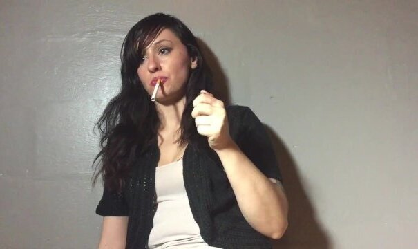 Smoking Jewels, Smoking Glamour