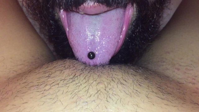 No tenia sueño y me la lame para dormir